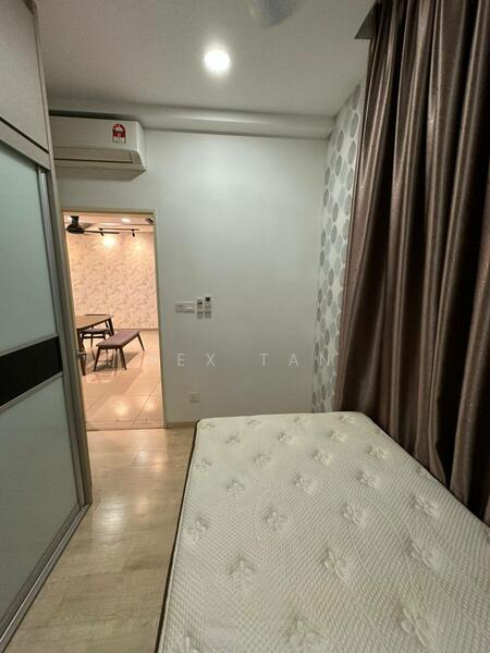 Untuk Disewa - The Holmes 1