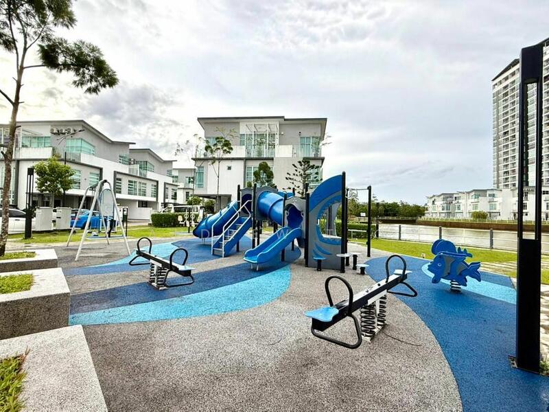 For Sale - Seri Austin Seris Austins