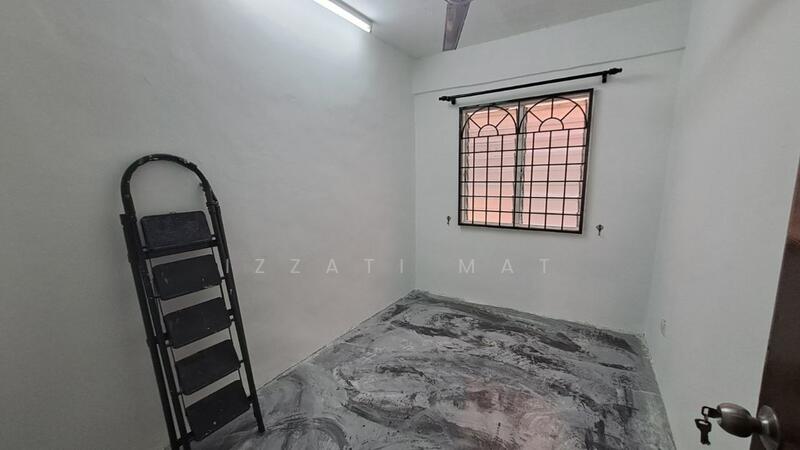 Untuk Disewa - Flat PKNS Section 7