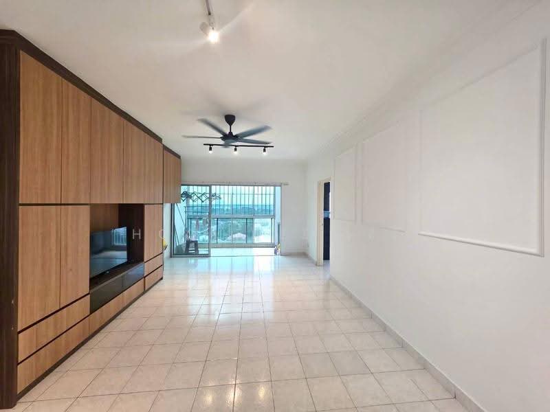 Pangsapuri untuk Dijual di Bistari Impian Apartment - Hooi Yee Lee - Living Room - PropertyGuru.com.my