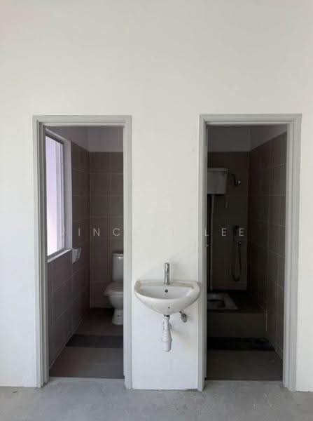 Kedai untuk Disewa di Bandar Tasik Puteri (Rawang) - Vincent Lee - Bathroom - PropertyGuru.com.my