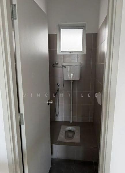 Kedai untuk Disewa di Bandar Tasik Puteri (Rawang) - Vincent Lee - Bathroom - PropertyGuru.com.my