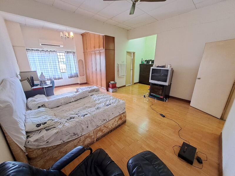 Rumah Teres 2 Tingkat untuk Dijual di Bukit Jelutong (Shah Alam) - Sa'a Nordin - PropertyGuru.com.my