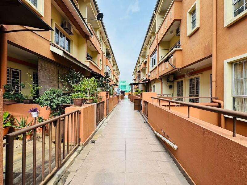3-storey Terraced House for Sale in Damansara Jaya (Petaling Jaya) - Azli Ibrahim - PropertyGuru.com.my