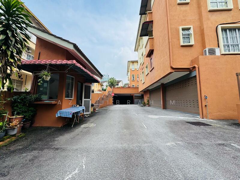 3-storey Terraced House for Sale in Damansara Jaya (Petaling Jaya) - Azli Ibrahim - PropertyGuru.com.my