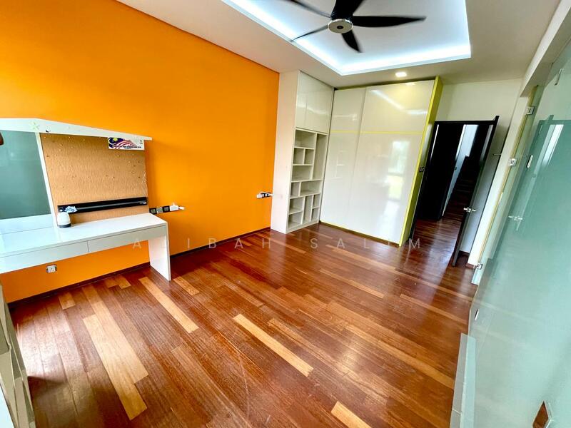 Zero-Lot Bungalow for Sale in Lakefront Villa (Cyberjaya) - Adibah Salim - PropertyGuru.com.my