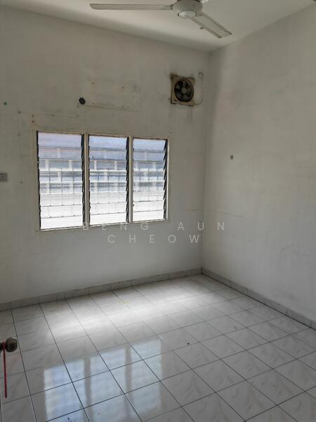 For Rent - Bungalow at Taman Senangin