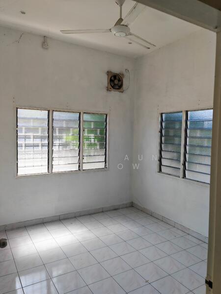For Rent - Bungalow at Taman Senangin