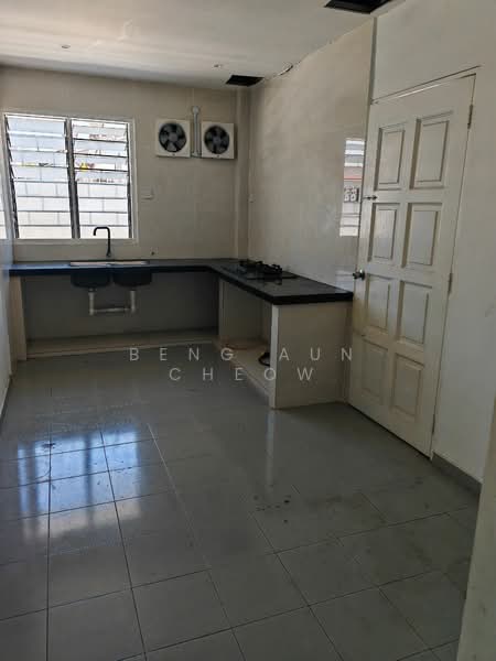 For Rent - Bungalow at Taman Senangin