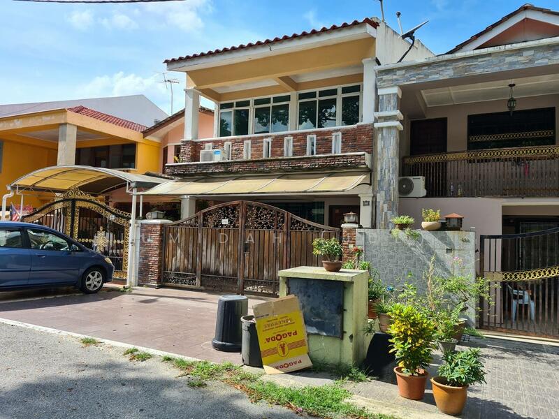 ????Facing Open????RenovatedDouble Storey Terraced House Taman Melawati, KL