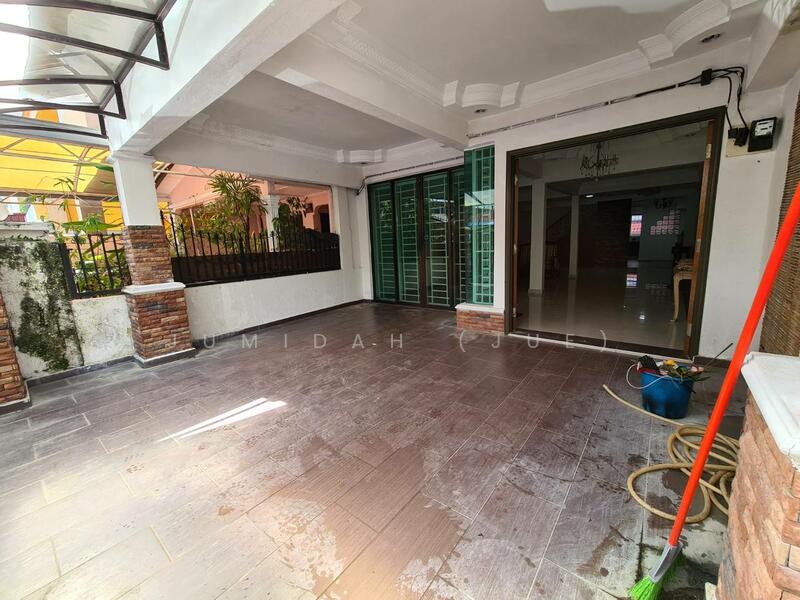 ????Facing Open????RenovatedDouble Storey Terraced House Taman Melawati, KL