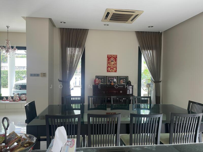 For Sale - Semi-Detached House at Tropicana