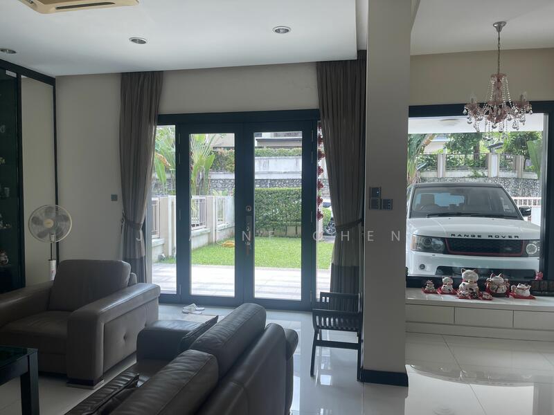 For Sale - Semi-Detached House at Tropicana