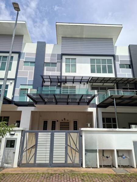 Untuk Dijual - Kazen I & II @ Taman Saujana Puchong