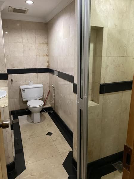 Servis Apartment untuk Dijual di Fahrenheit 88 (KL Plaza Suites) - Chen Kah Seng - Bathroom - PropertyGuru.com.my