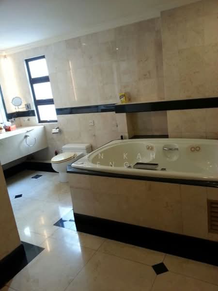 Servis Apartment untuk Dijual di Fahrenheit 88 (KL Plaza Suites) - Chen Kah Seng - Bathroom - PropertyGuru.com.my