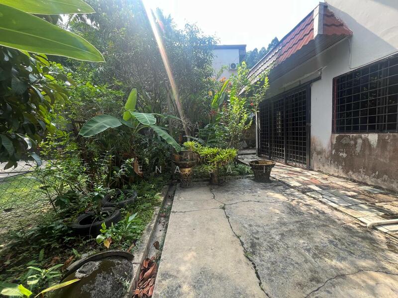 Untuk Dijual - Corner Bungalow Double Storey Jalan Limau Kasturi Bangsar