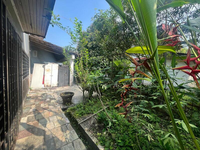 Untuk Dijual - Corner Bungalow Double Storey Jalan Limau Kasturi Bangsar