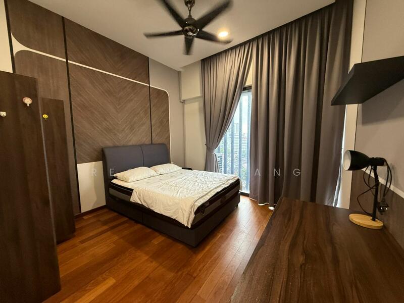 Untuk Disewa - Sapphire Paradigm