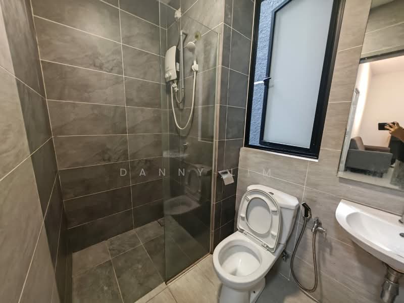 Service Residence for Rent at Paramount Utropolis - Danny Lim - Bathroom - PropertyGuru.com.my