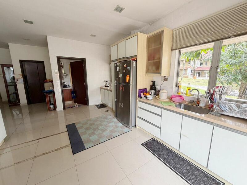 Untuk Dijual - Valencia, Corner 3 Storey House, 3500sqft, 39x80, Freehold, Reno + Extended with Approval