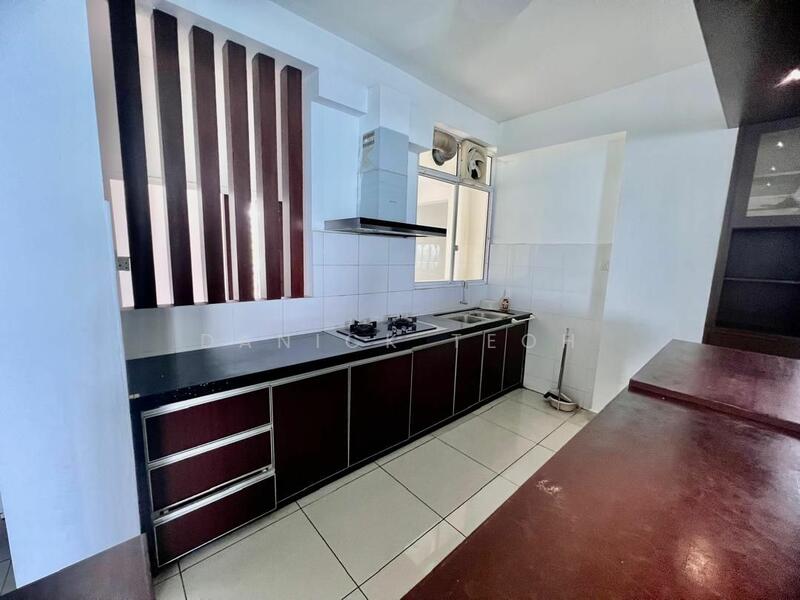 For Sale - 10 Island Resort