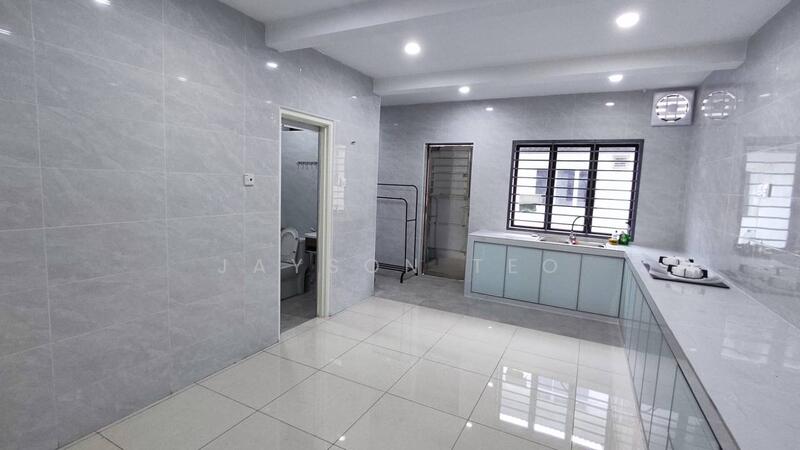 Untuk Disewa - Taman daya jalan nibong