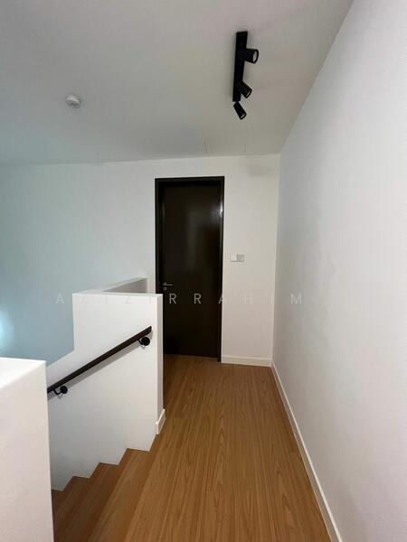 For Rent - Partial Furnished 3 Storey Mulia Residence