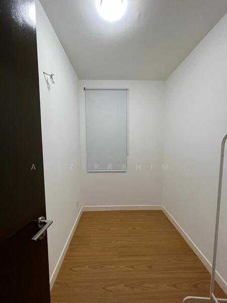 For Rent - Partial Furnished 3 Storey Mulia Residence