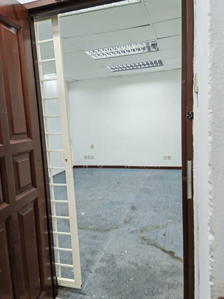For Rent - taman melawati jalan bandar 4 . 22x80 . 3 rd floor office space , actual photos melawati square