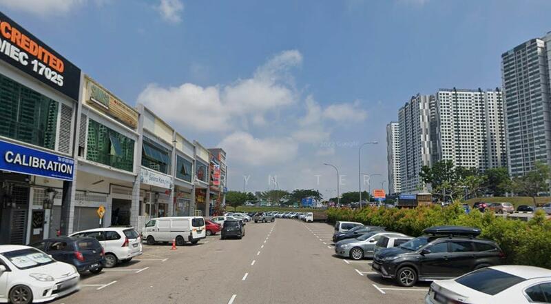 For Rent - Kempas Utama ( Facing Main Road ) 3-Storey Shoplot ( Corner Unit / Ground Floor )