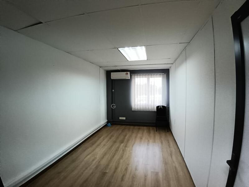 For Rent - wangsa setia 1 . office space facing main road . actual photos . 20x60 2nd floor . walk up