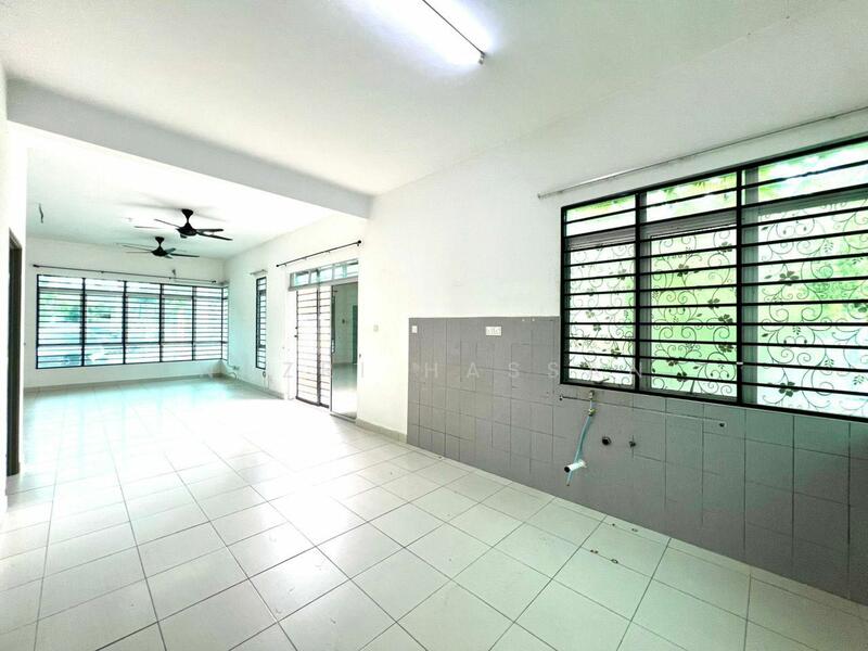 For Sale - Pines @ Hillpark