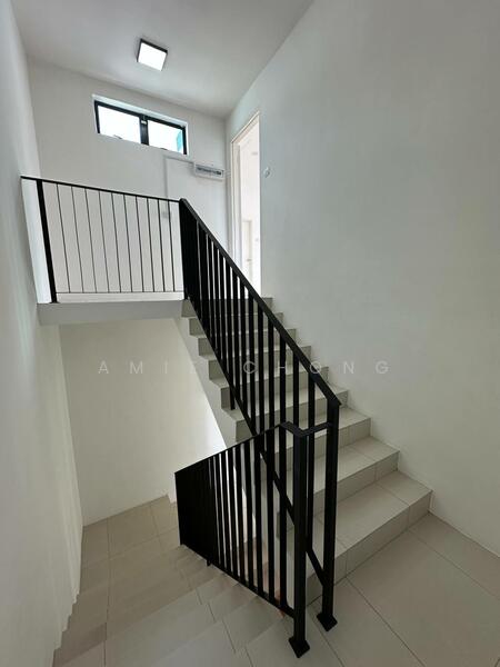 Jalan Kuala Kangsar Sunland Three Storey Semi D For Sale untuk Untuk Dijual - RM 980,000, Mac 2026 - PropertyGuru.com.my