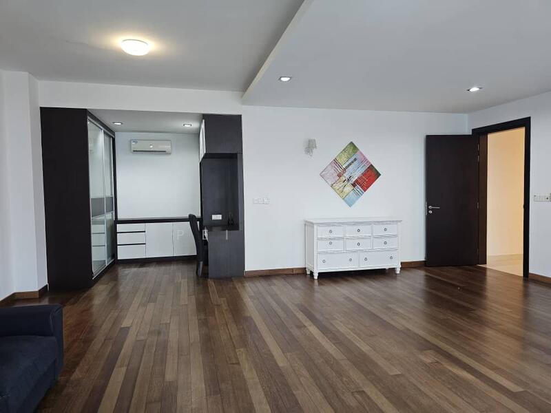 For Rent - Gurney Paragon