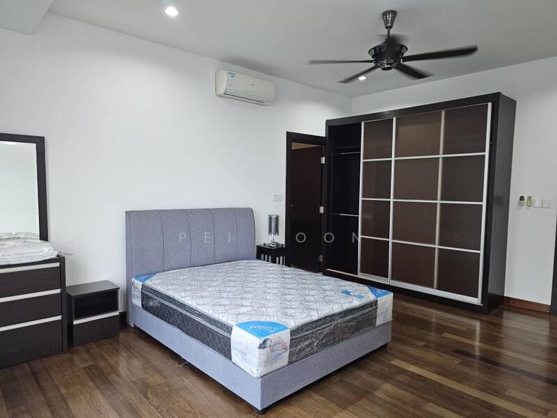 For Rent - Gurney Paragon