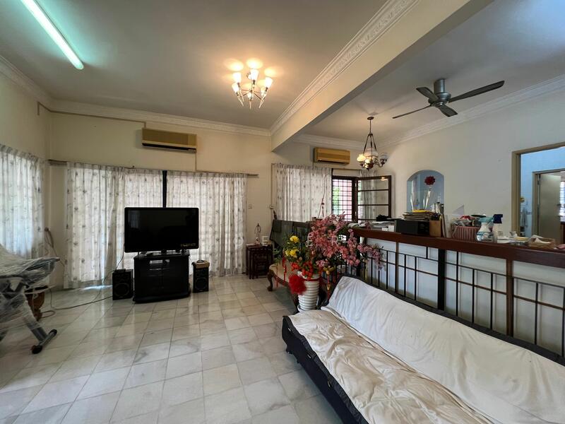 2-storey Terrace House at U8, Taman Bukit Jelutong untuk Untuk Dijual - RM 1,350,000, Mac 2026 - PropertyGuru.com.my