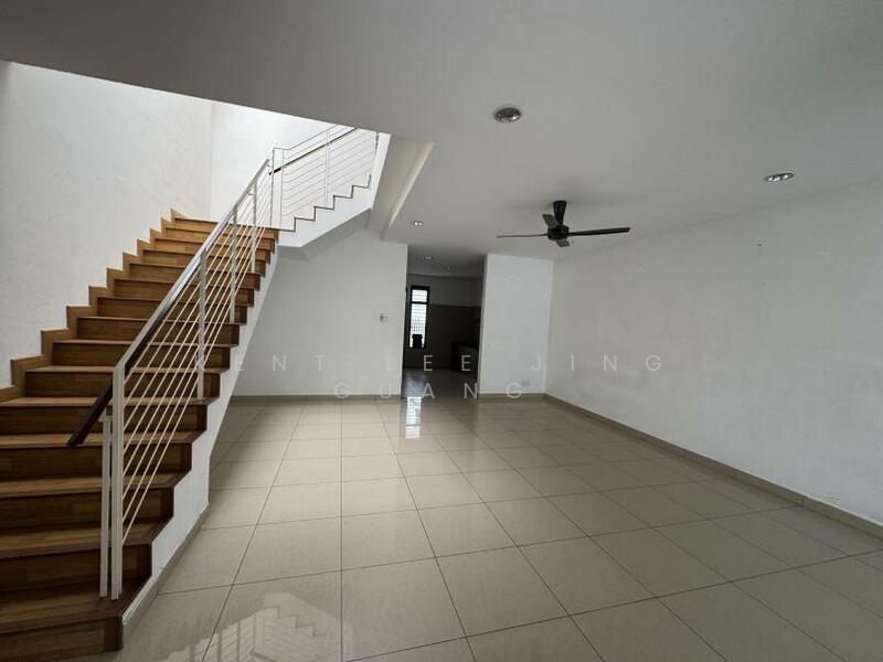 Untuk Dijual - 22x80 freehold renovated Laman Glenmarie Shah Alam