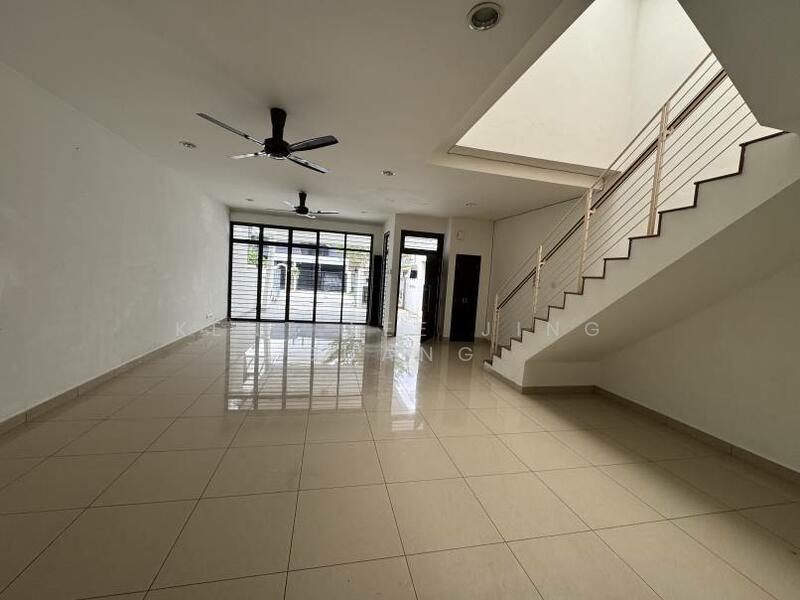 Untuk Dijual - 22x80 freehold renovated Laman Glenmarie Shah Alam