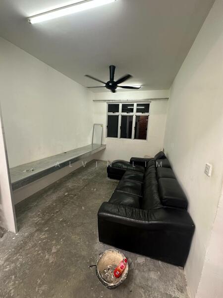 Untuk Disewa - Flora Damai