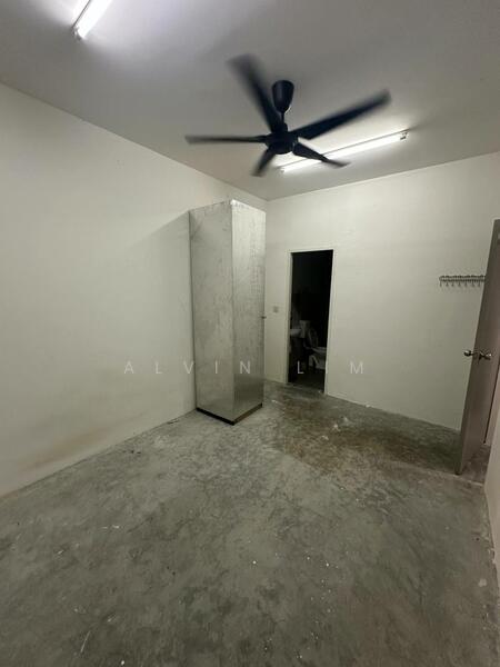 Untuk Disewa - Flora Damai