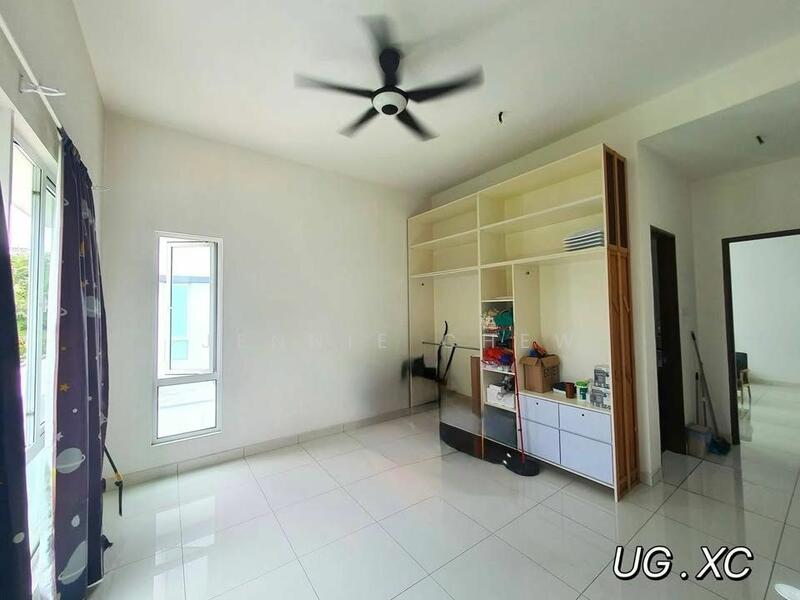 For Sale - Semi-Detached House at Ambang Botanic 2