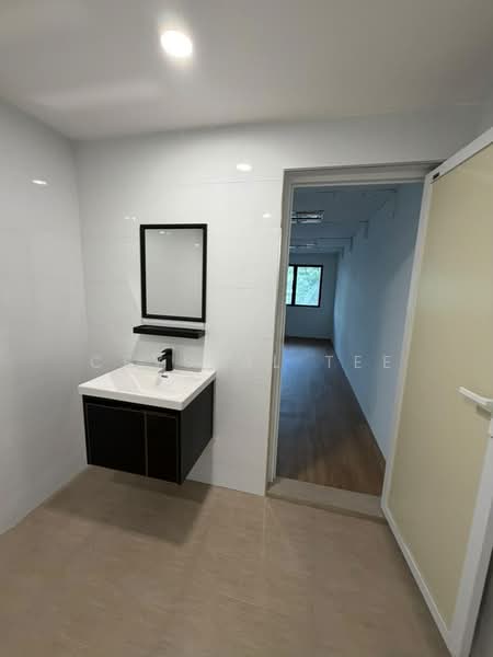 Warehouse for Rent in Kampung Jawa (Bayan Lepas) - Crystal Tee - Bathroom - PropertyGuru.com.my