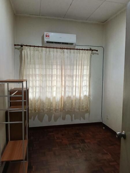For Sale - FREEHOLD Double Storey Terrace Usj 22