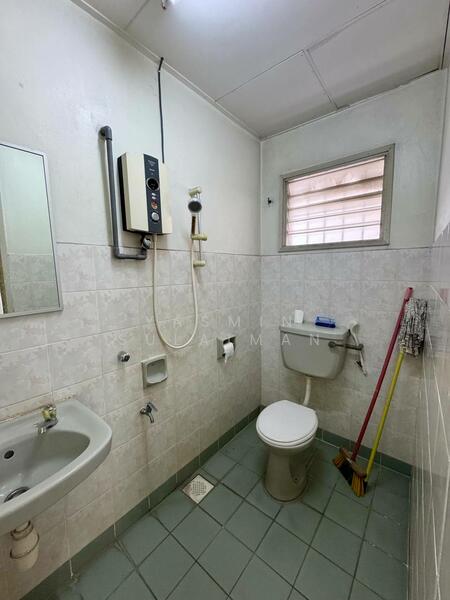 For Sale - FREEHOLD Double Storey Terrace Usj 22