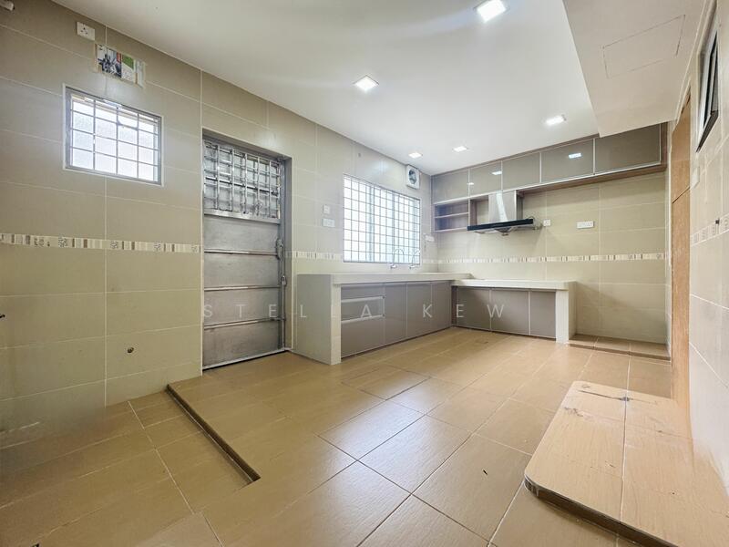 2 Storey Terrace House @ Putra Permai , Taman Equine untuk Untuk Dijual - RM 600,000, Mac 2026 - PropertyGuru.com.my