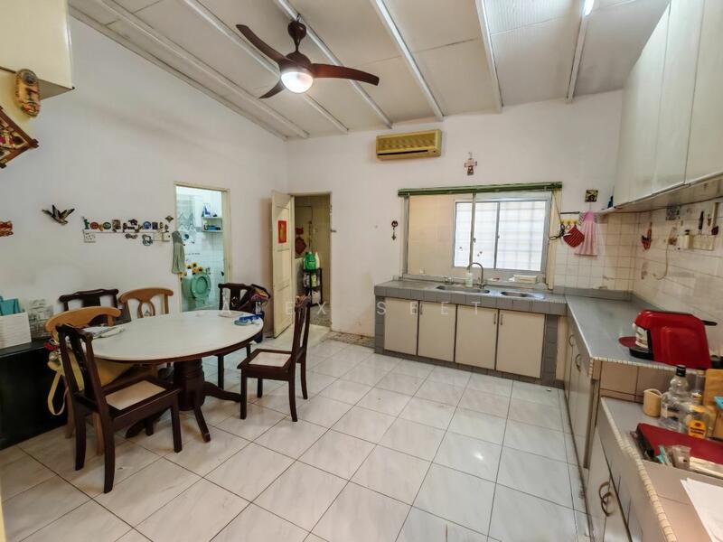 For Sale - 1-storey Terraced House at Seksyen 8