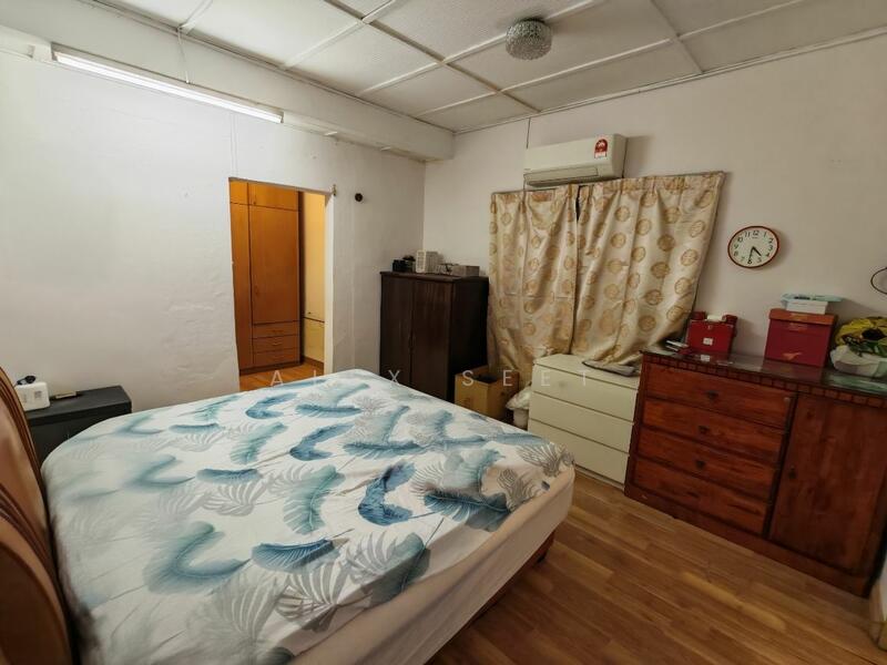 For Sale - 1-storey Terraced House at Seksyen 8