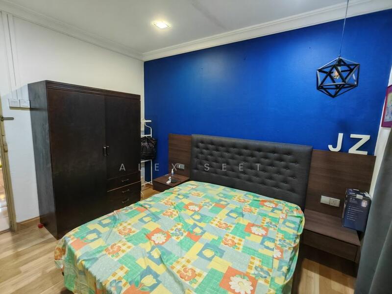 For Sale - 1-storey Terraced House at Seksyen 8