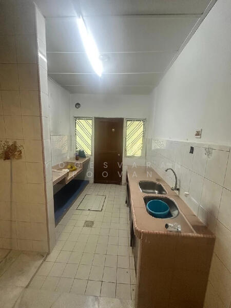 Untuk Dijual - Platinum Arena